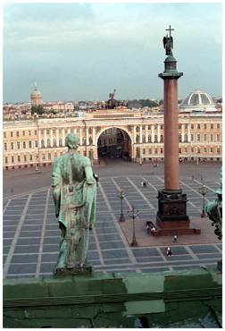 Saint-Petersburg. The Palace (Dvortsovaya) Square