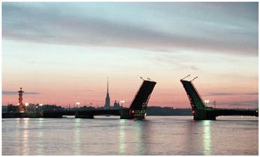 Saint-Petersburg. Palace (Dvortsovy) Bridge