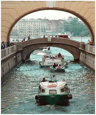 Saint-Petersburg. The Winter Channel (Zimnyaya Kanavka)