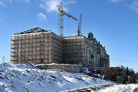the Konstantinovsky Palace under reconstruction