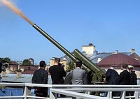 midday gun shot in the Peter-and-Paul Fortress